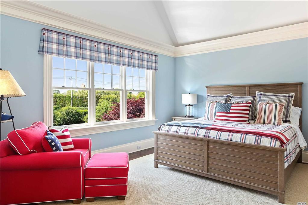 437 Wickapogue Rd Southampton Southampton NY 11968