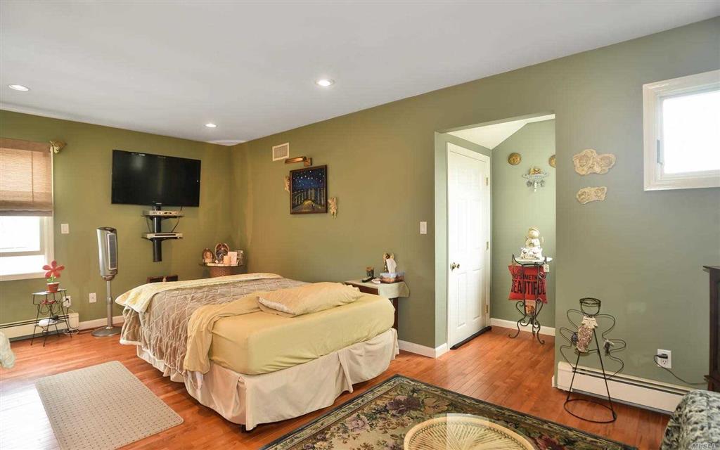 4 Lauren Ln Bayville Bayville NY 11709