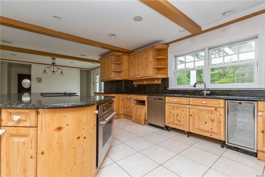 12 Pinetree Ln Old Westbury Old Westbury NY 11568