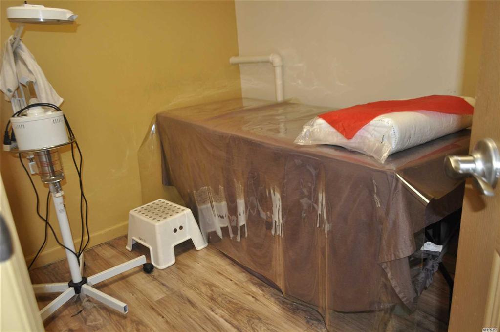 218-25 Jamaica Ave Queens Village Queens Village NY 11428