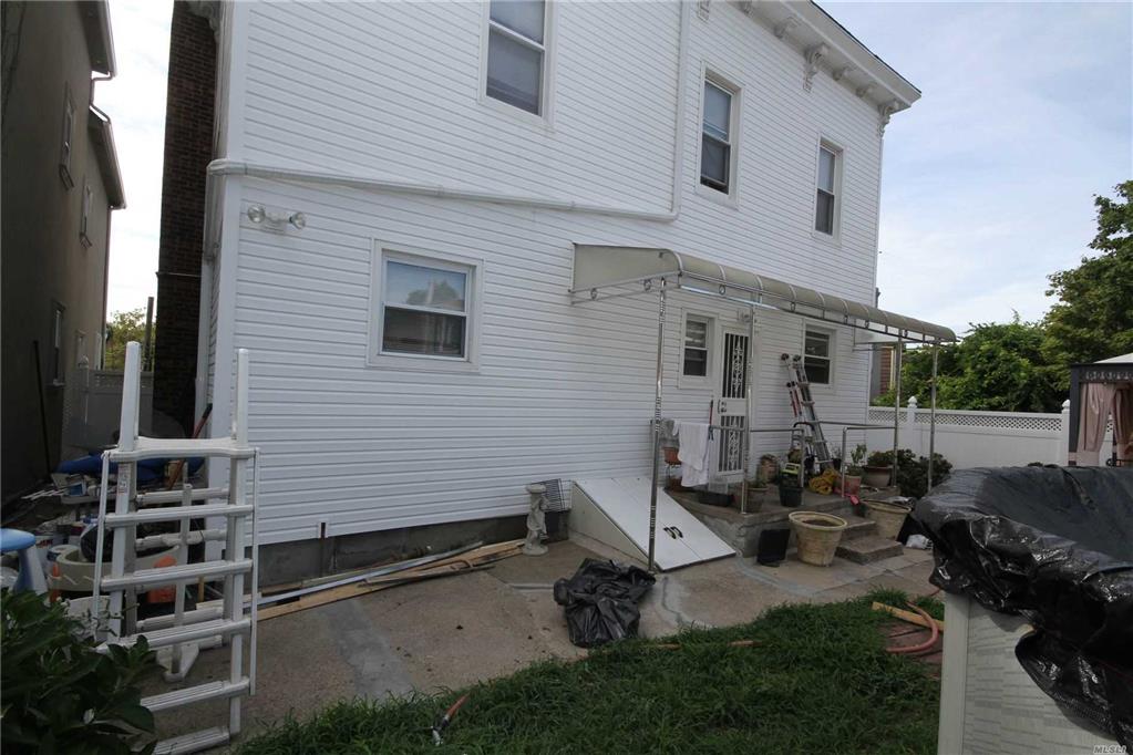 52-25 69th St Maspeth Maspeth NY 11378