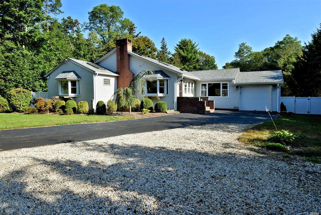 226 Dix Hills Rd Dix Hills Dix Hills NY 11746