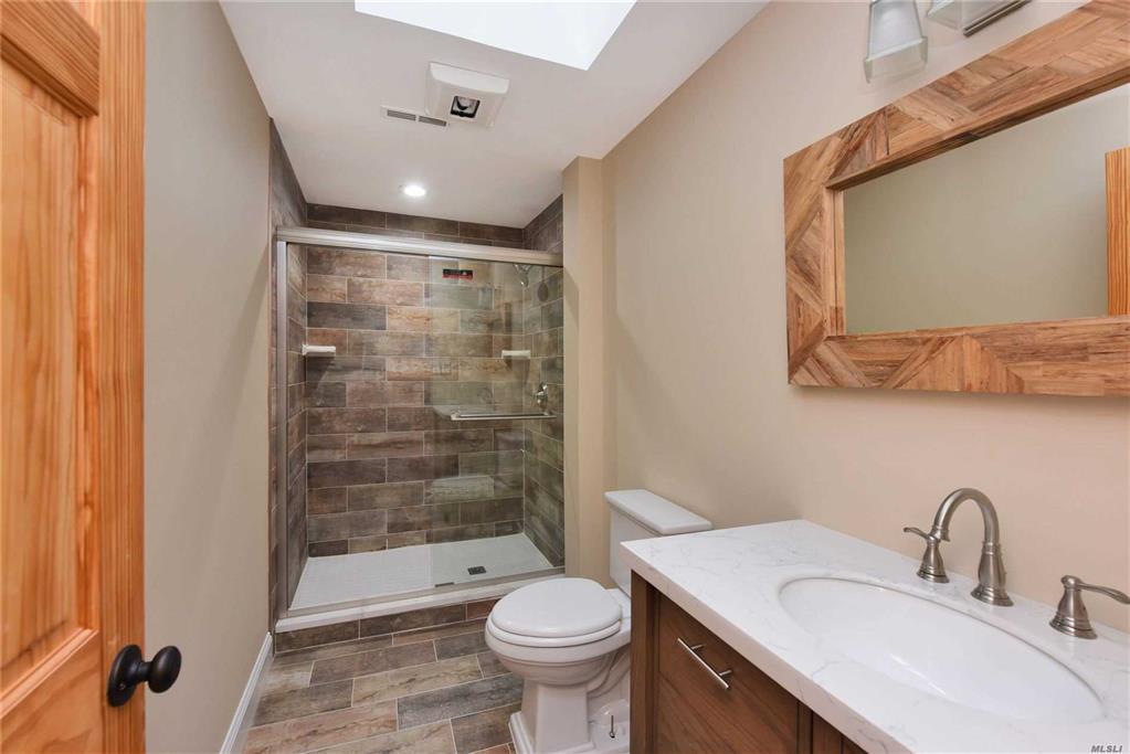 58 Woodmont Rd Melville Melville NY 11747