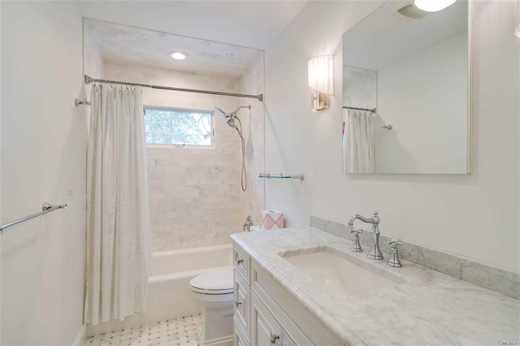 29 Narcissus Dr Syosset Syosset NY 11791