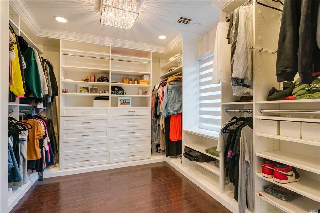 29 Narcissus Dr Syosset Syosset NY 11791