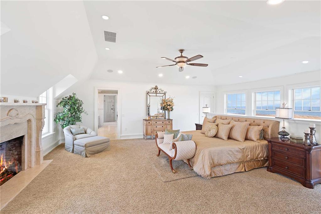 59 Dune Rd East Quogue E. Quogue NY 11942