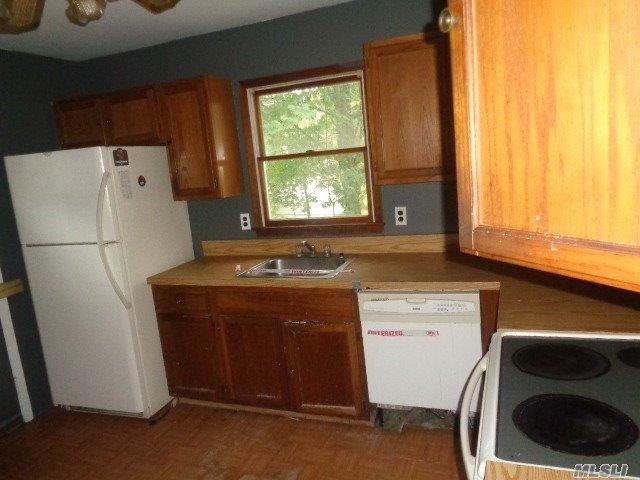 112 21st St Wading River Wading River NY 11792