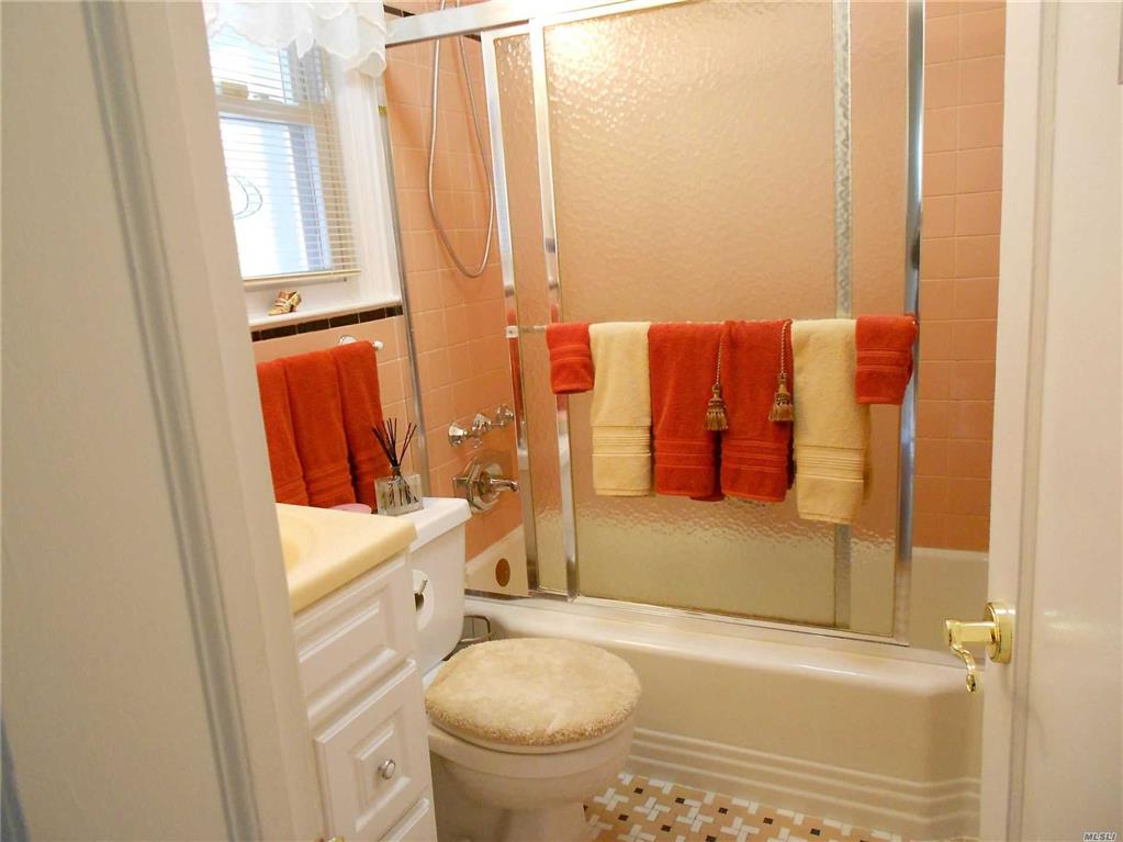 492 Lincoln St Cedarhurst Cedarhurst NY 11516