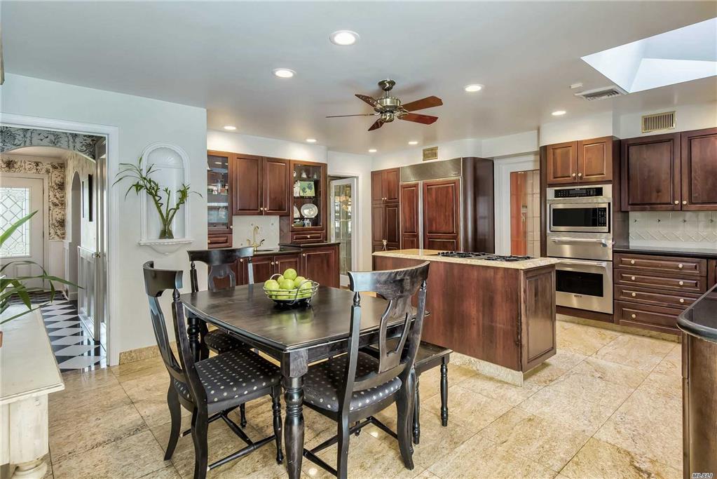 102 Castle Ridge Rd Manhasset Manhasset NY 11030
