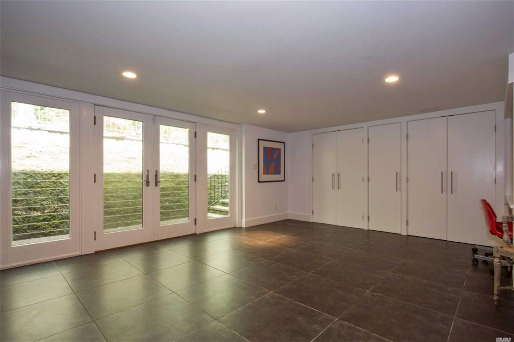 23 Glendale Dr Oyster Bay Cove Oyster Bay Cove NY 11771