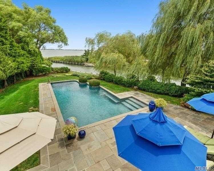 14 Bob White Ln Remsenburg Remsenburg NY 11960