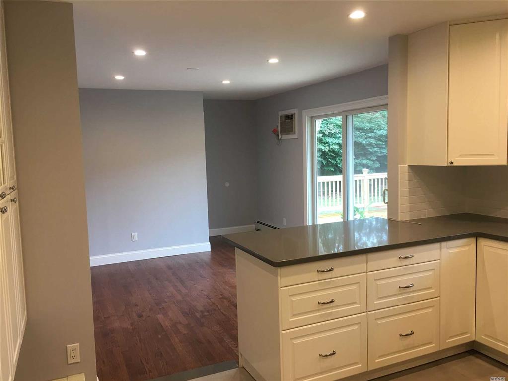 82 Avenue D Holbrook Holbrook NY 11741