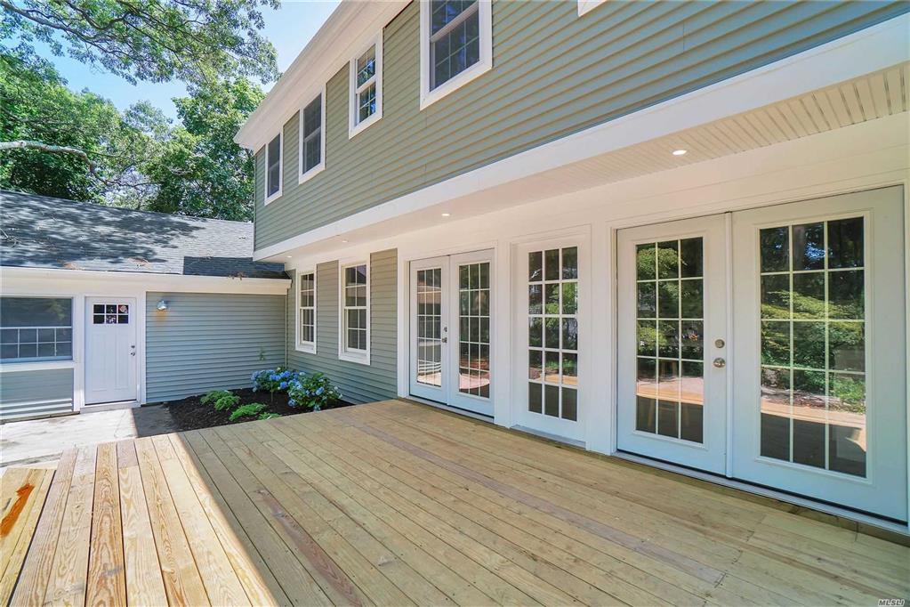 15 Jefferson St Lake Grove Lake Grove NY 11755