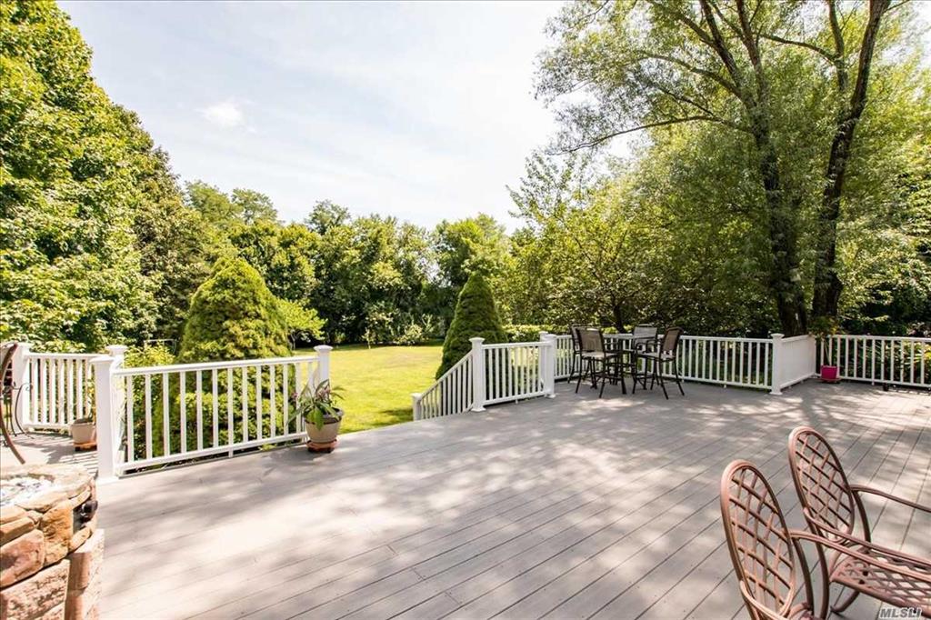 39 Old Neck Ct Manorville Manorville NY 11949