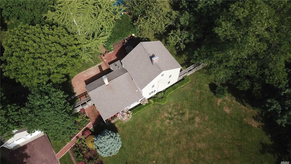 31 Evergreen Ave East Moriches East Moriches NY 11940