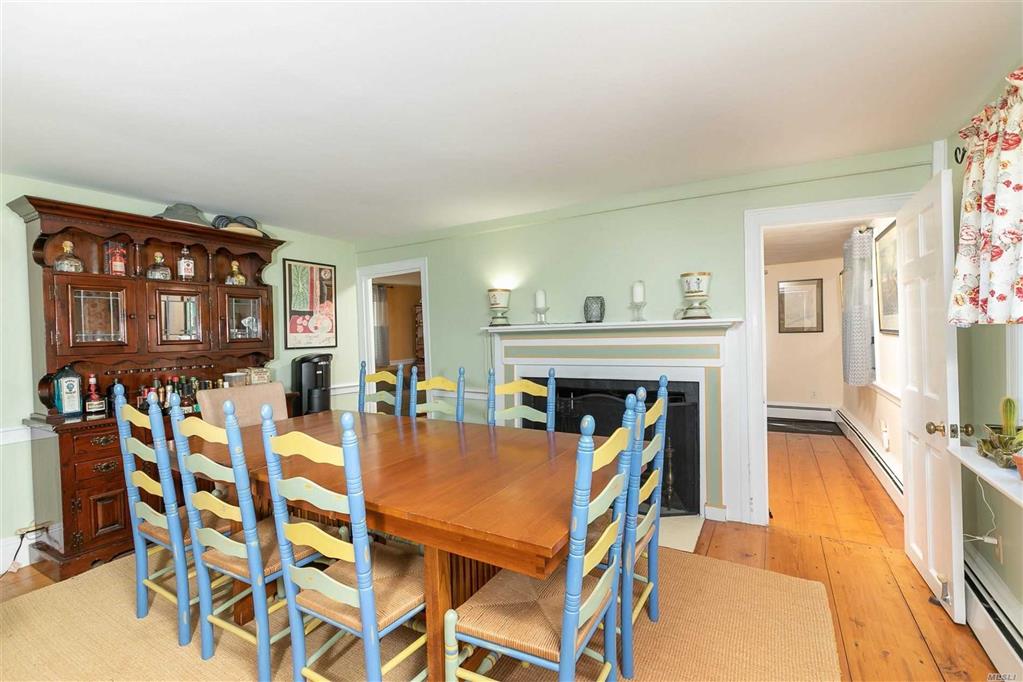 31 Evergreen Ave East Moriches East Moriches NY 11940