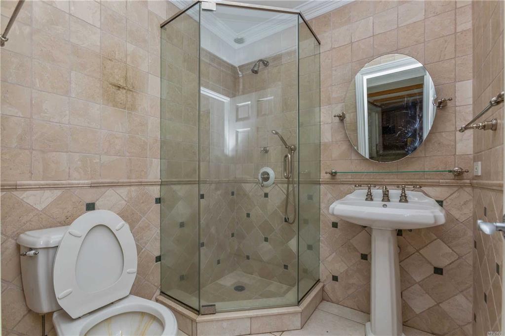 12 Pinetree Ln Old Westbury Old Westbury NY 11568