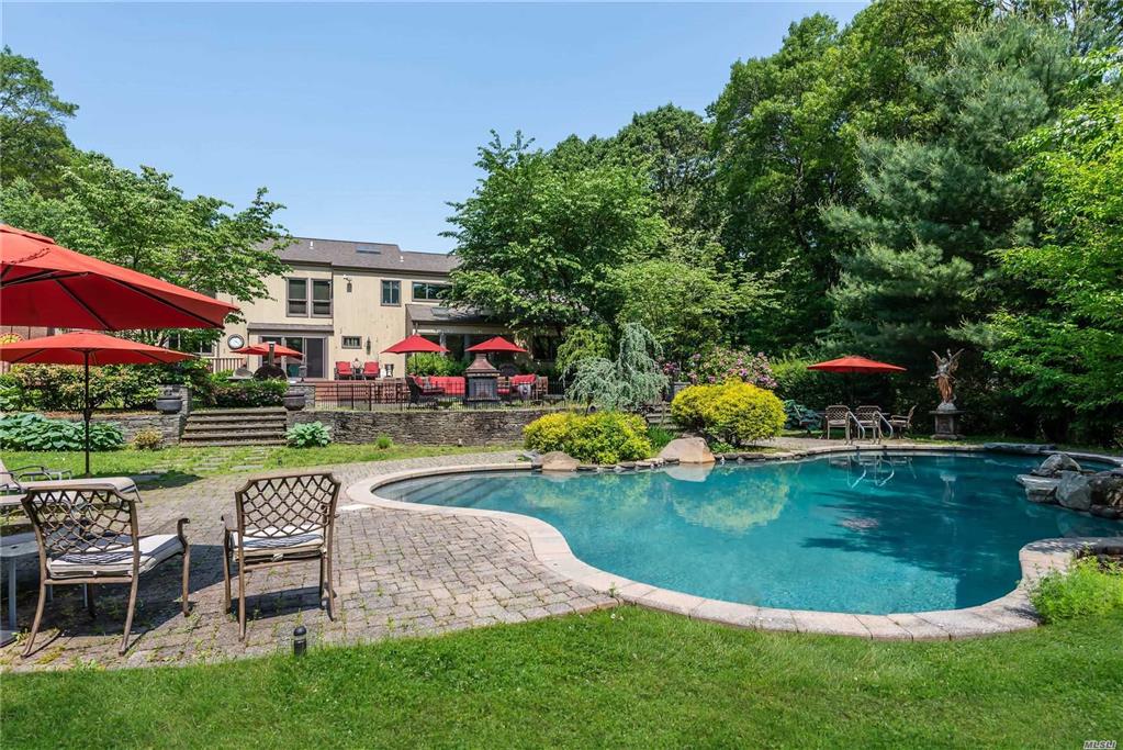 6 Bridle Ct Oyster Bay Cove Oyster Bay Cove NY 11771