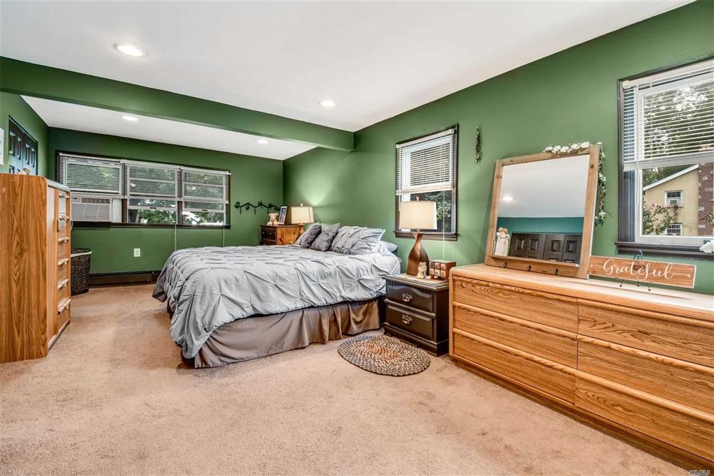 76 Magnolia Dr Kings Park Kings Park NY 11754