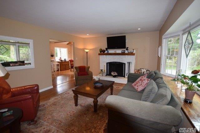 31 Bay Rd Brookhaven Brookhaven NY 11719
