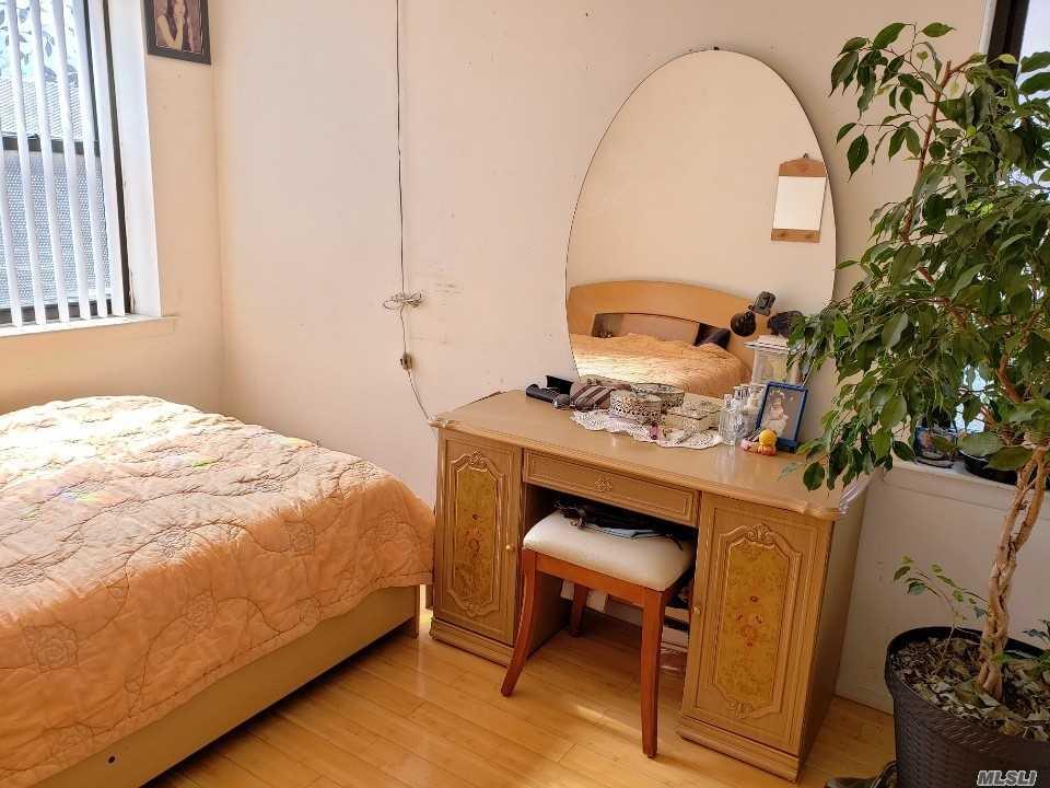 75-22 Parsons Blvd Flushing Flushing NY 11366