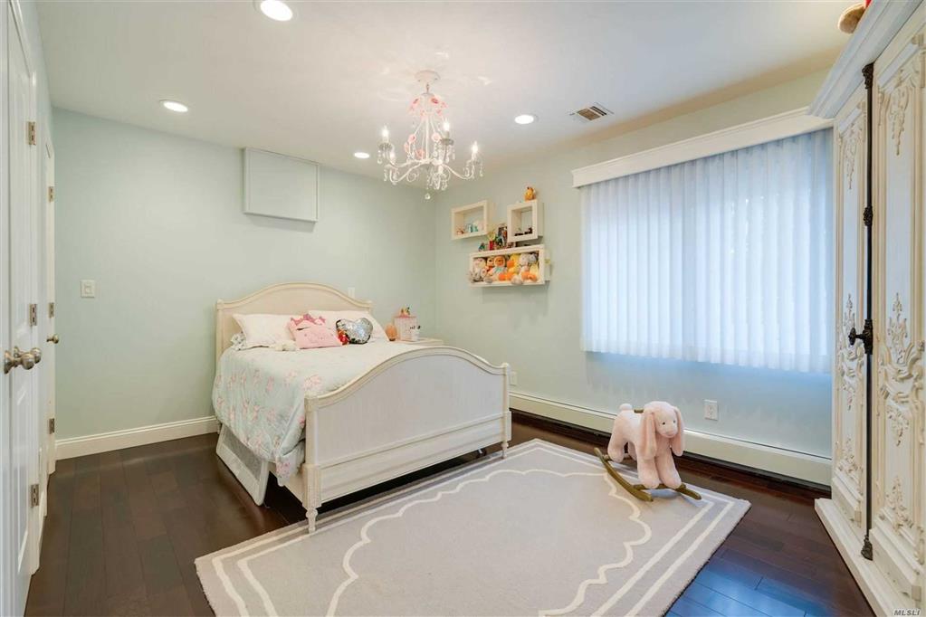 29 Narcissus Dr Syosset Syosset NY 11791