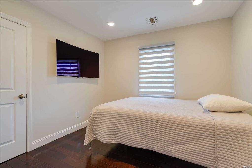 29 Narcissus Dr Syosset Syosset NY 11791