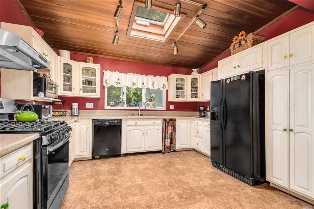 76 Magnolia Dr Kings Park Kings Park NY 11754