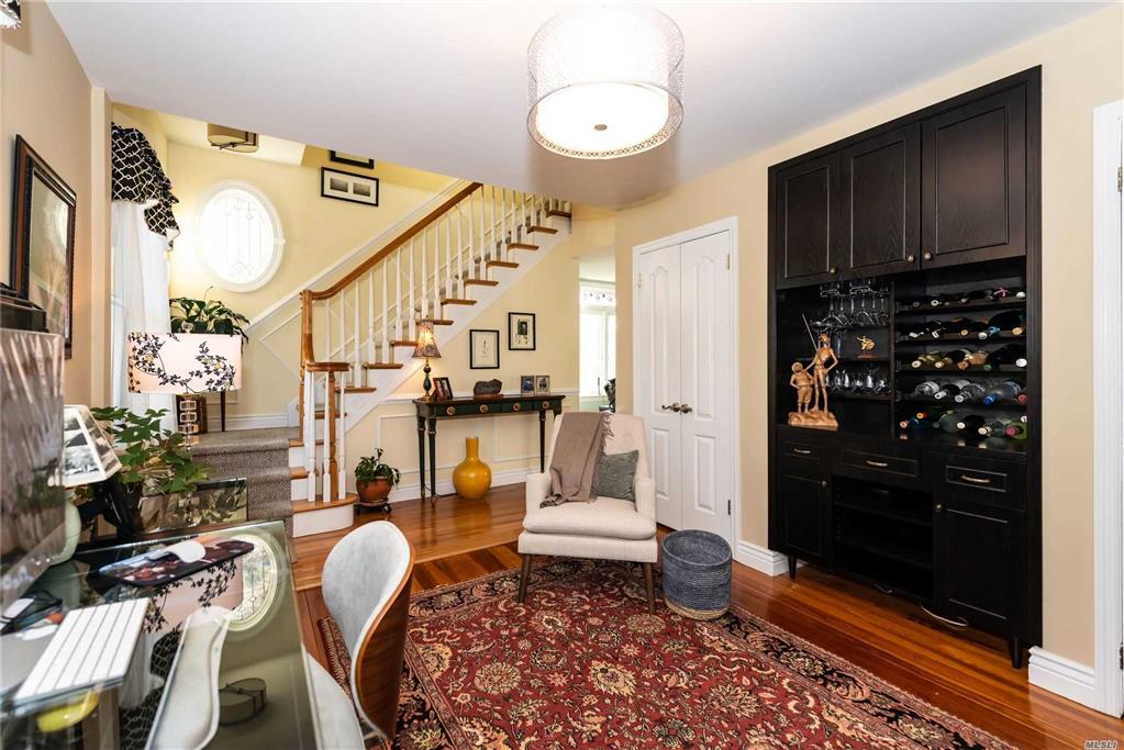 25 Glen Ave Sea Cliff Sea Cliff NY 11579