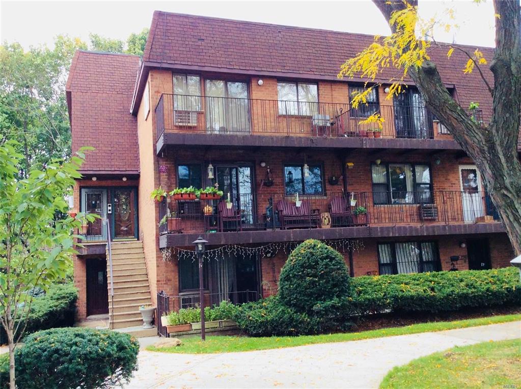 74-25 Calamus Cir Elmhurst Elmhurst NY 11373