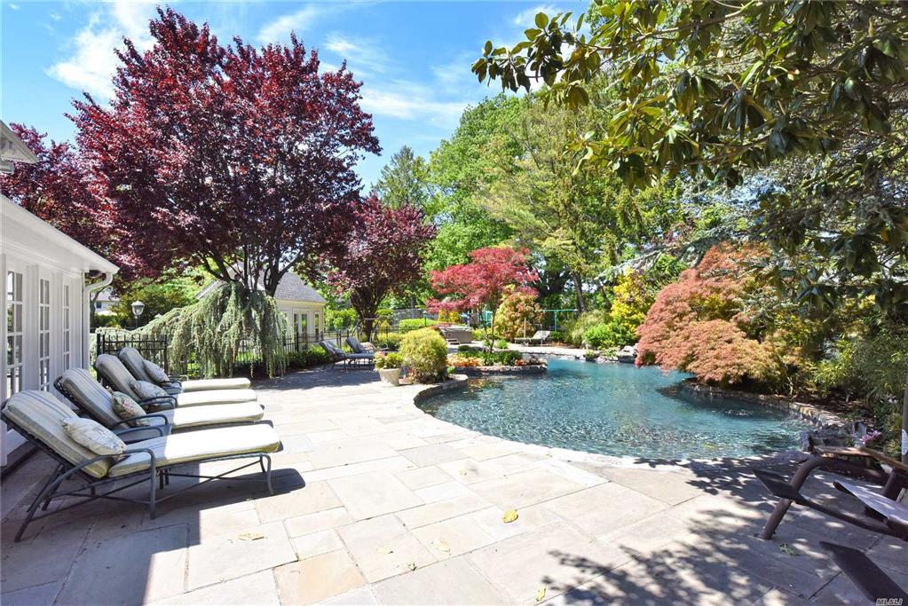 91 Cedar Ave Hewlett Bay Park Hewlett Bay Park NY 11557