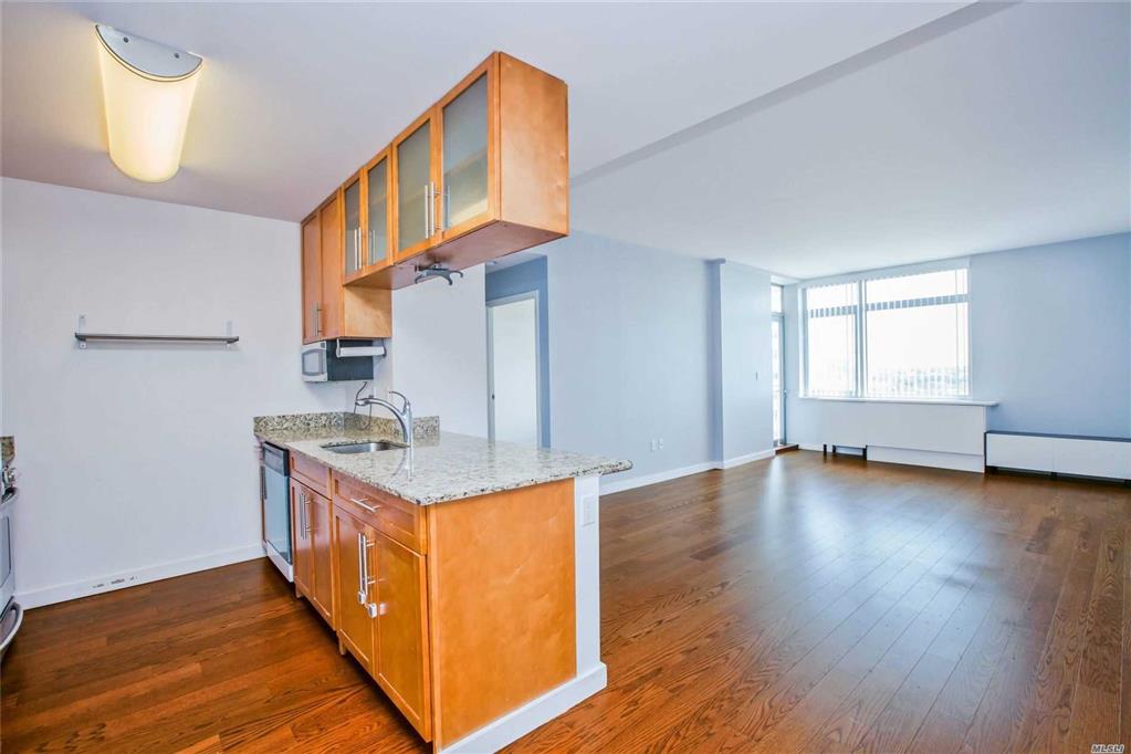 40-28 College Point Blvd Flushing Flushing NY 11354