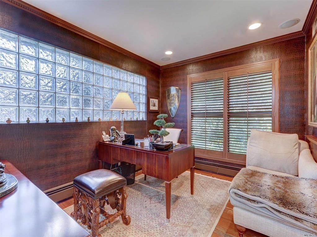 1250 Veeder Dr Hewlett Bay Park Hewlett Bay Park NY 11557
