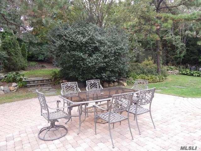 16 Homecoming Pl E. Setauket E. Setauket NY 11733