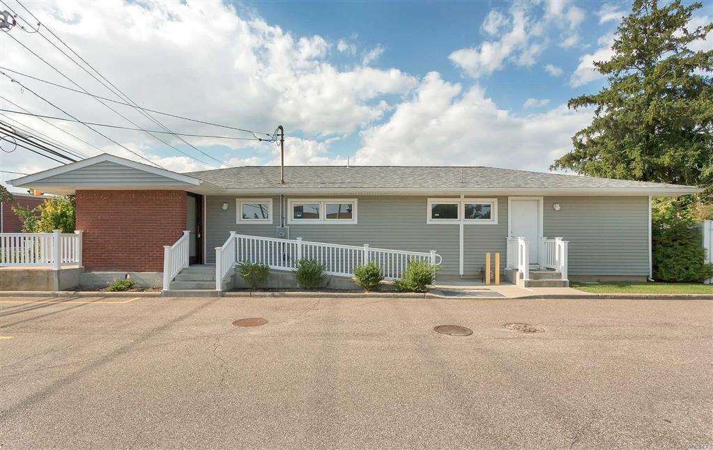 760 Wellwood Ave Lindenhurst Lindenhurst NY 11757