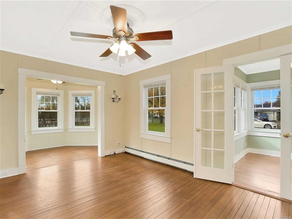 36 South Phillips Ave Remsenburg Remsenburg NY 11960
