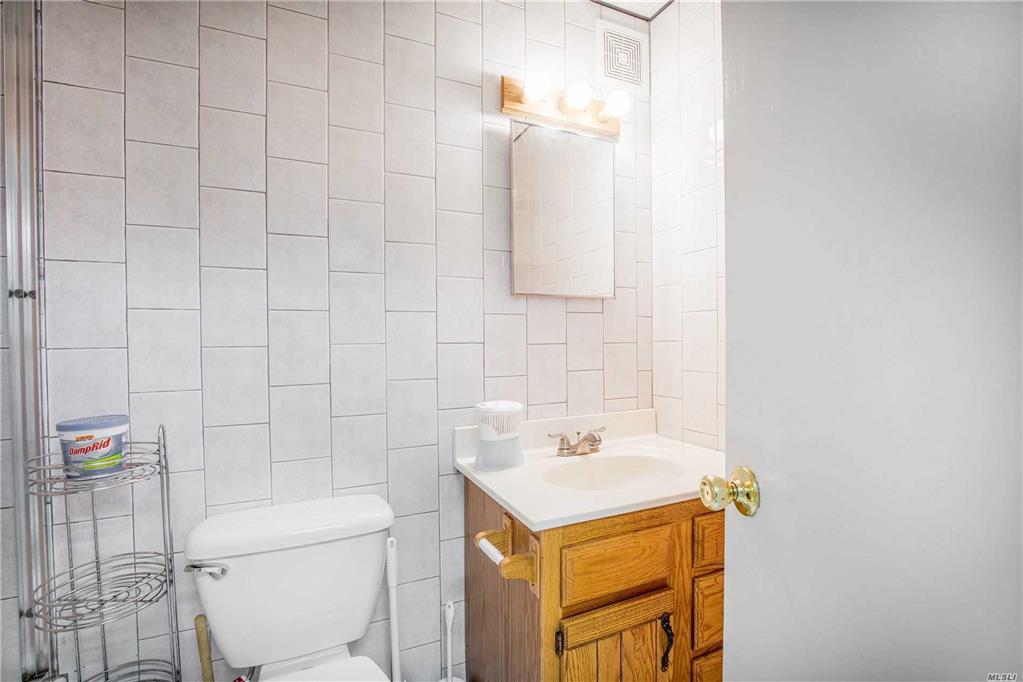 30 Juniper Ave Ronkonkoma Ronkonkoma NY 11779