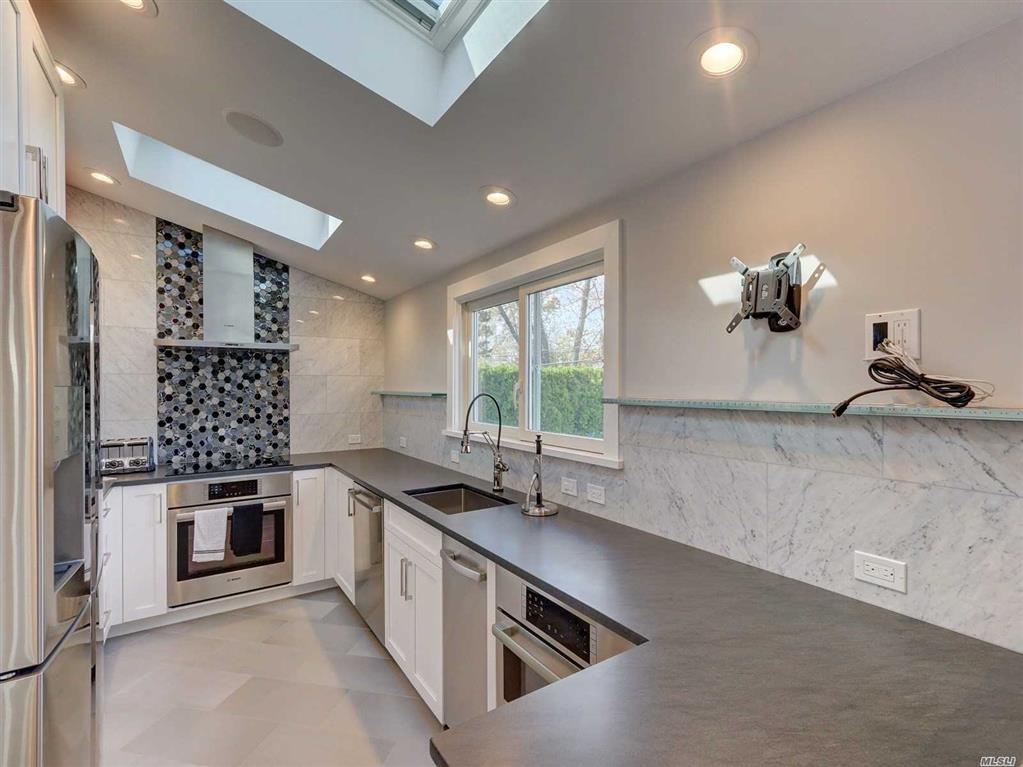 60 Lewis Ln Syosset Syosset NY 11791