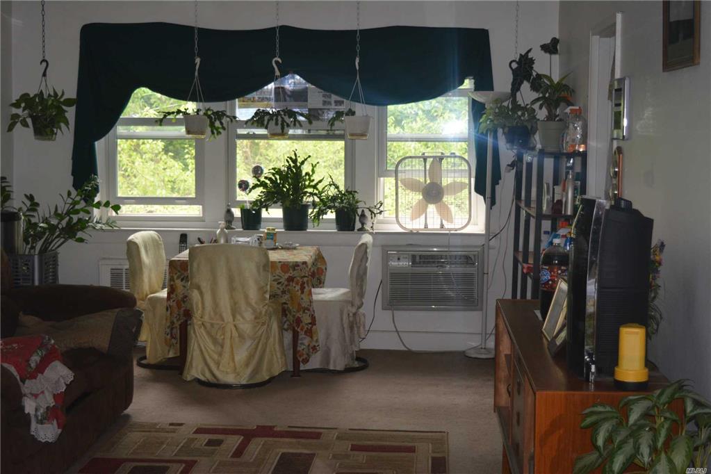 30 Pearsall Ave Glen Cove Glen Cove NY 11542