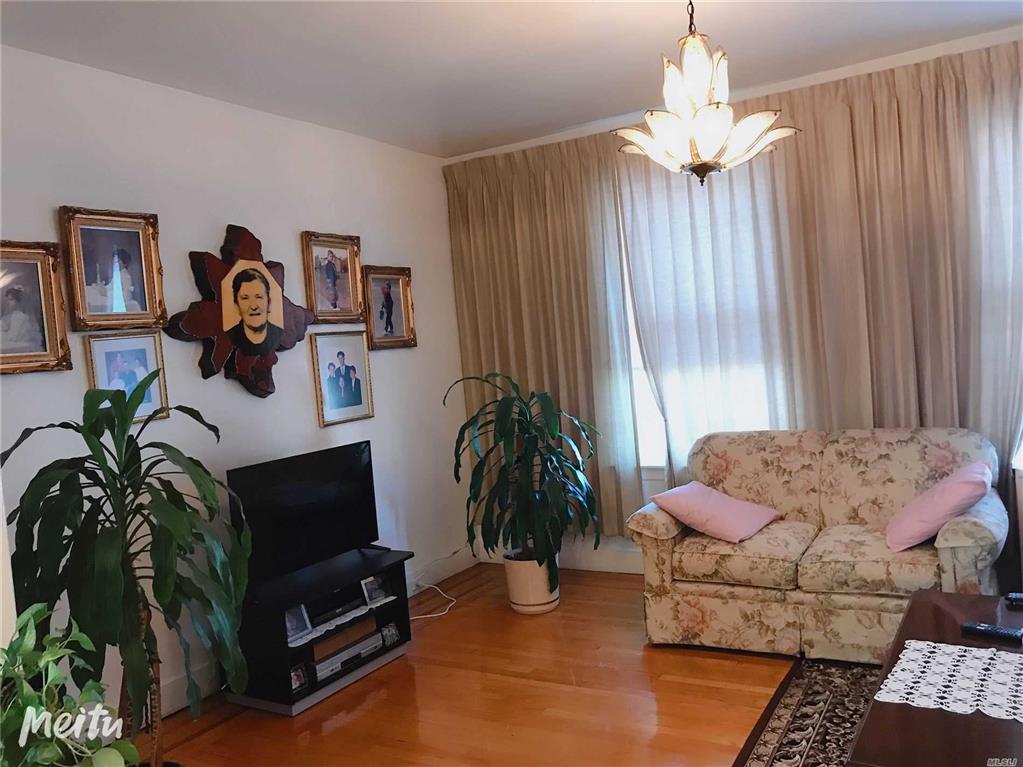 83-24 DONGAN Ave Elmhurst Elmhurst NY 11373