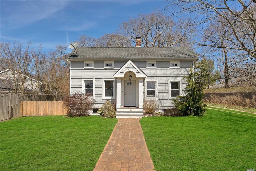 27 Shinnecock Rd Hampton Bays Hampton Bays NY 11946