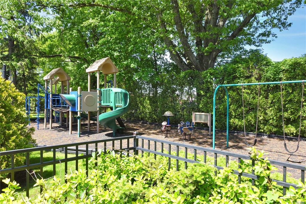 91 Cedar Ave Hewlett Bay Park Hewlett Bay Park NY 11557
