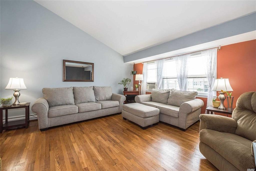 1 Berkeley Pl Massapequa Massapequa NY 11758