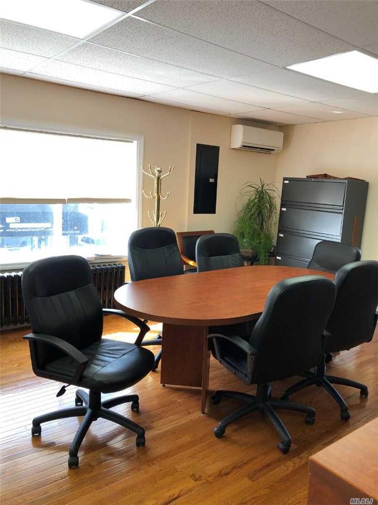 206 Jericho Tpke Floral Park Floral Park NY 11001