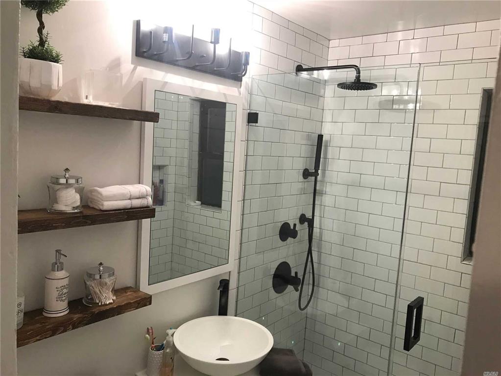 135-19 Jewel Ave Kew Garden Hills NY 11367