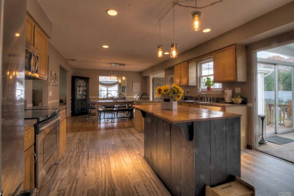 99 Tallmadge Trl Miller Place Miller Place NY 11764