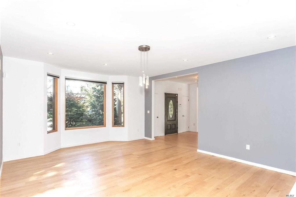 160-16 33rd Ave Flushing Flushing NY 11358