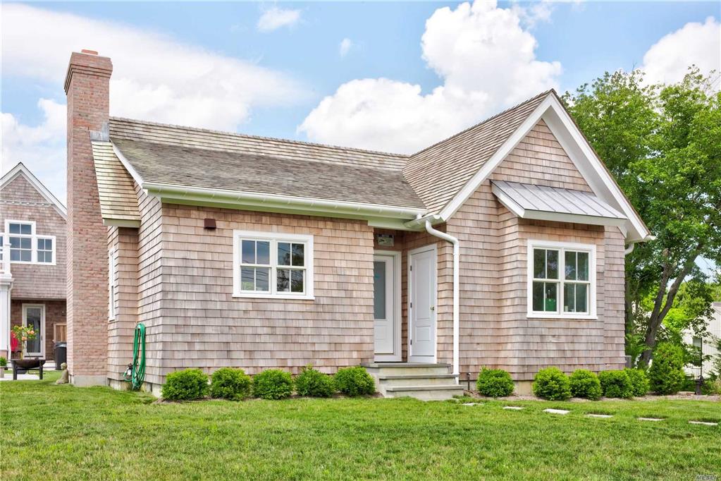16 Assups Neck Ln Quogue Quogue NY 11959