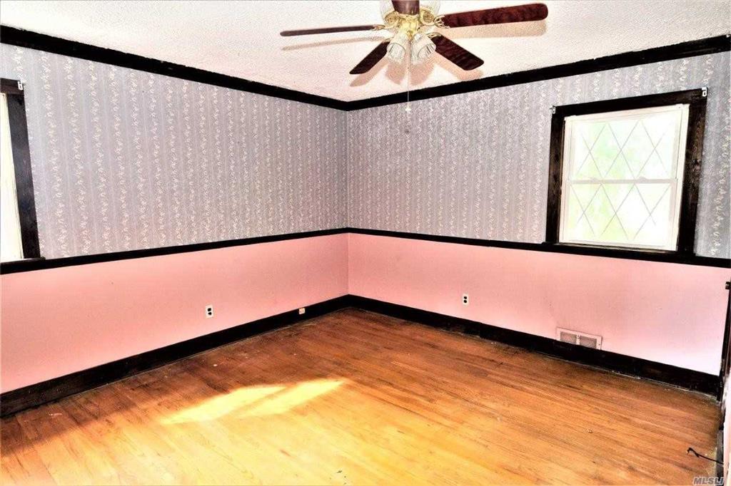 50 Lakeview Dr Kings Park Kings Park NY 11754