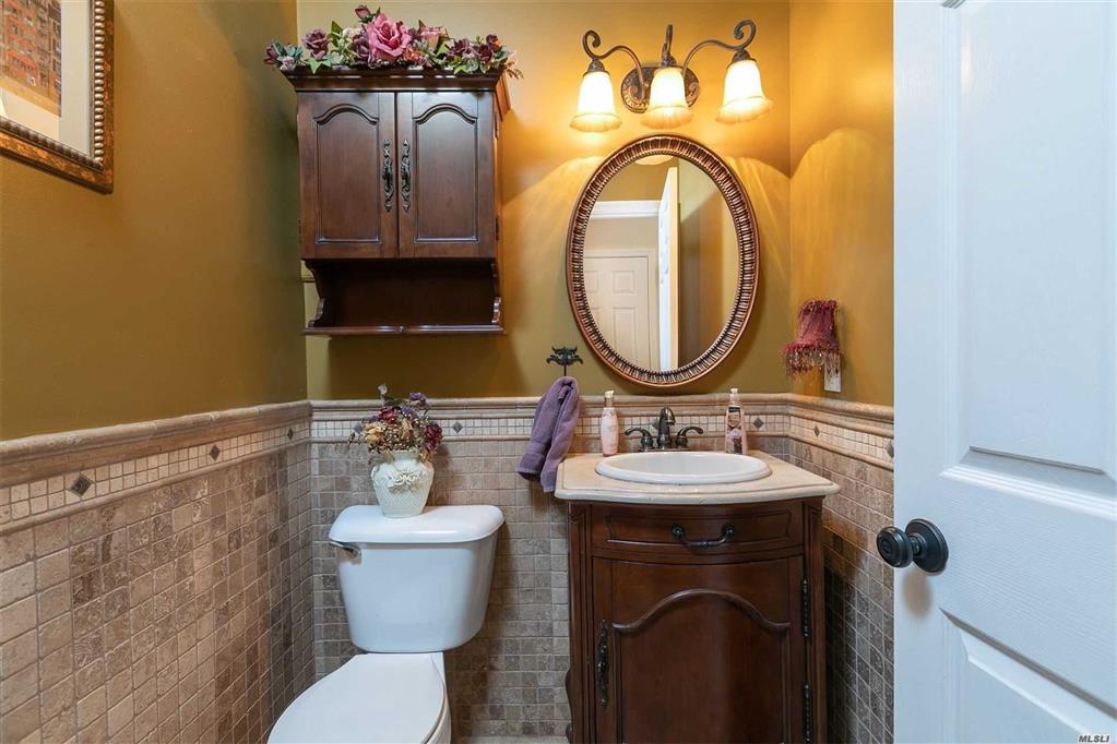 3 Hogan Ln Manorville Manorville NY 11949